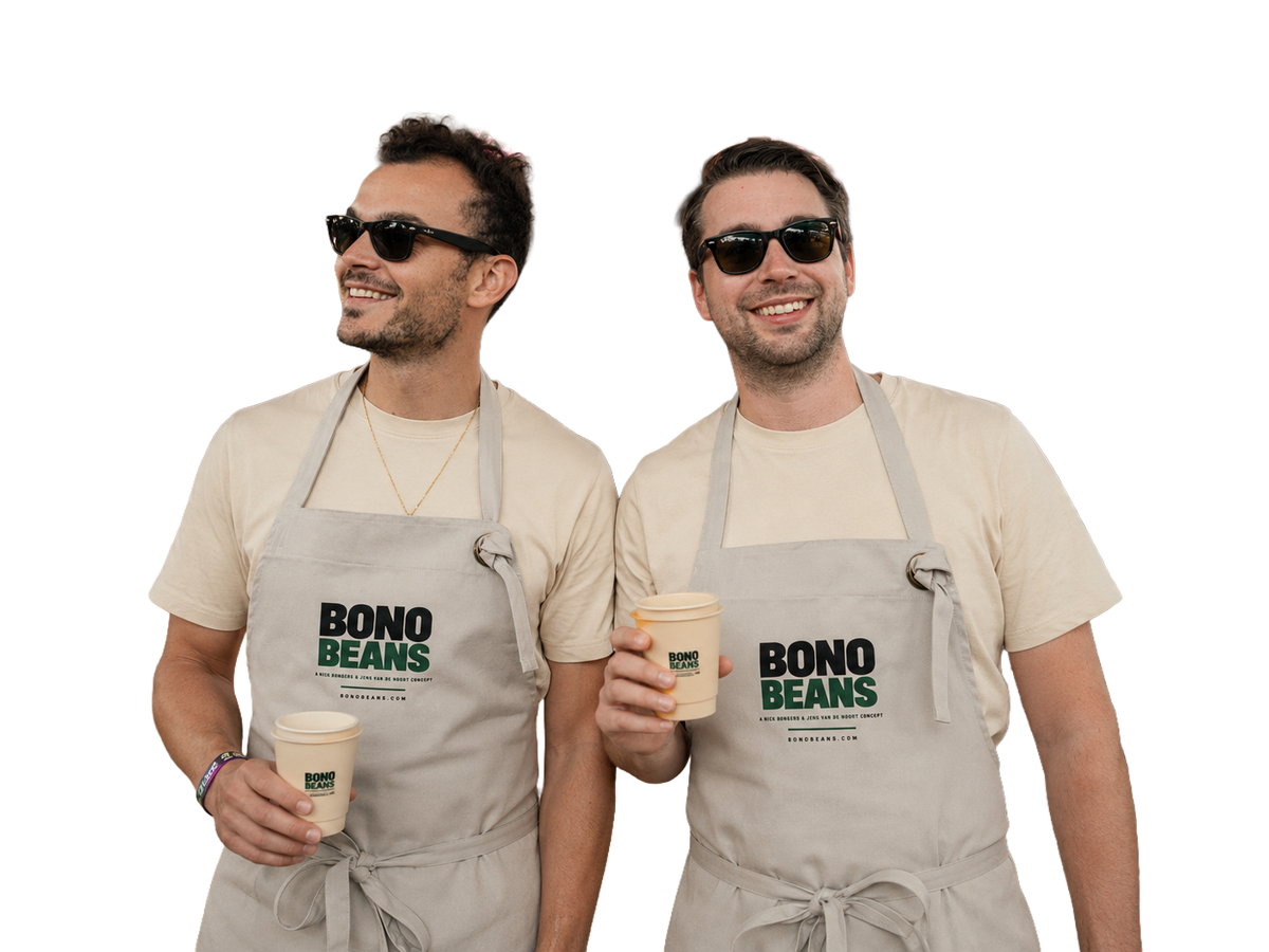 Nick Bongers en Jens van de Noort met BONO Beans schorten en koffie